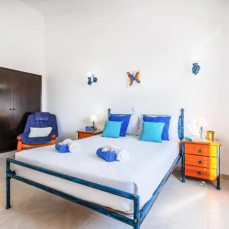 Villa Renaissance - Moradia Com Piscina Aquecivel E Bbq Em Carvoeiro (Lagoa)