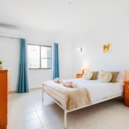 Renaissance - Moradia Com Piscina Aquecivel E Bbq Em Carvoeiro (Lagoa)